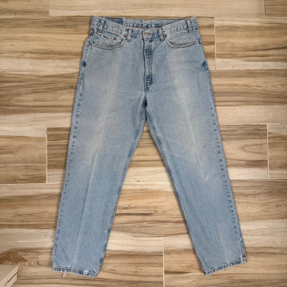 Vintage Levis 550 Relaxed Fit Jeans Mens 38x30‎ Light Wash Made in USA 00s Denim